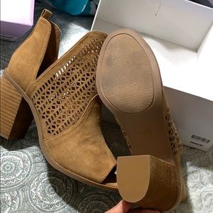 Steve Madden Praise Chestnut 8